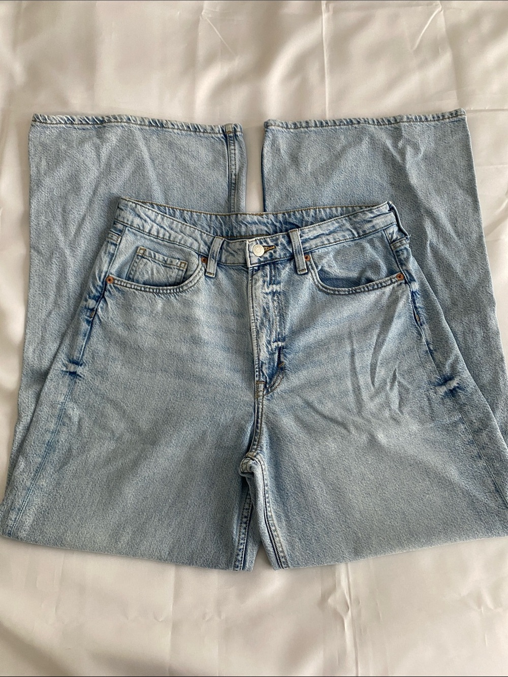 H&M High Waisted Light Blue Wide Leg Jeans - Picture 2 of 10